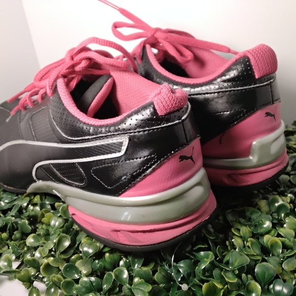 Puma Black Women's Athletic Sneakers with Pink Accents - Picture 8 of 8